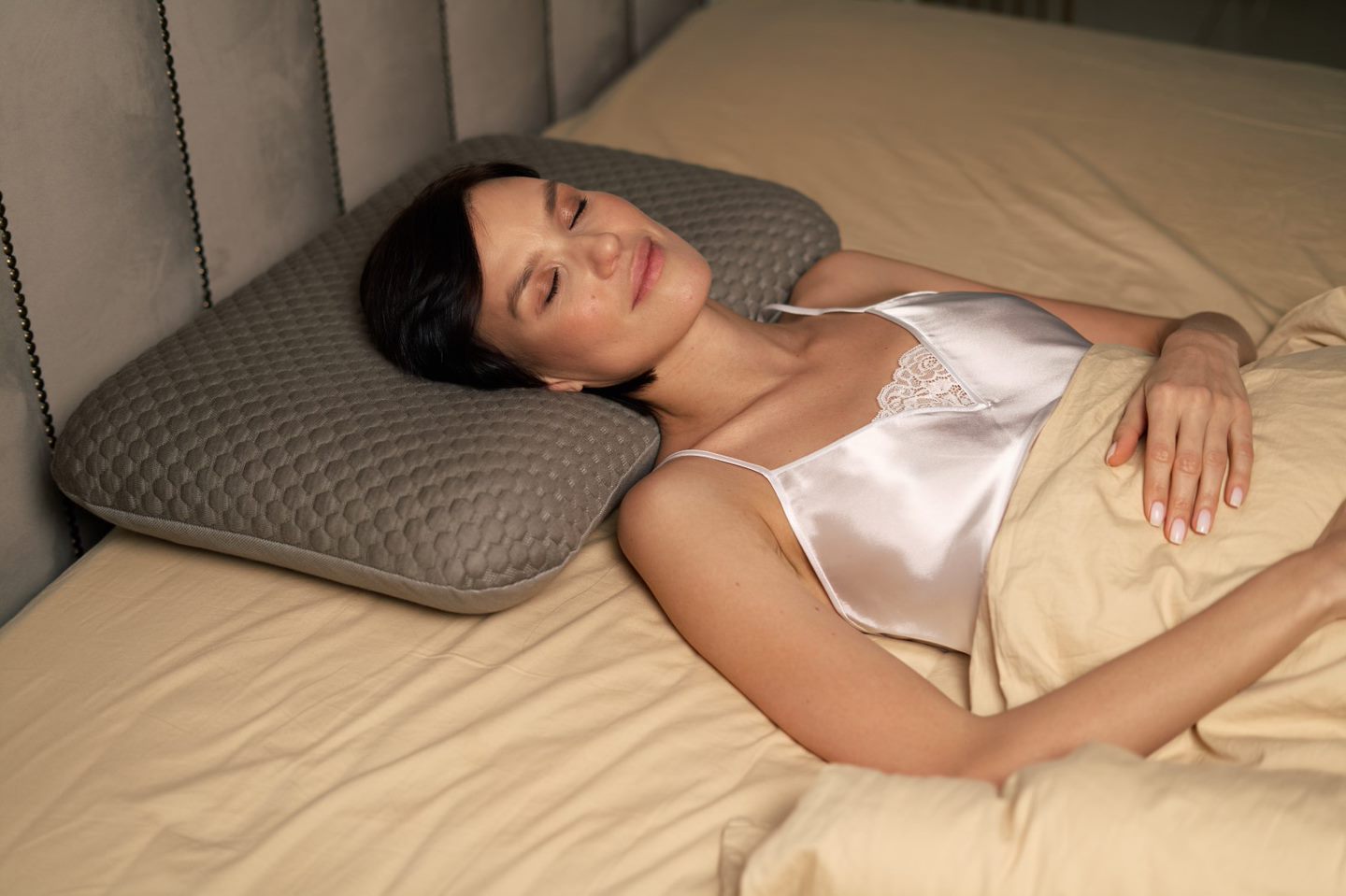 Эксклюзивная лечебно-профилактическая подушка Darly П501 LUBUA, Мокко купить в OrtoMir24